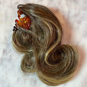 JuvaBun Clip Ponytail